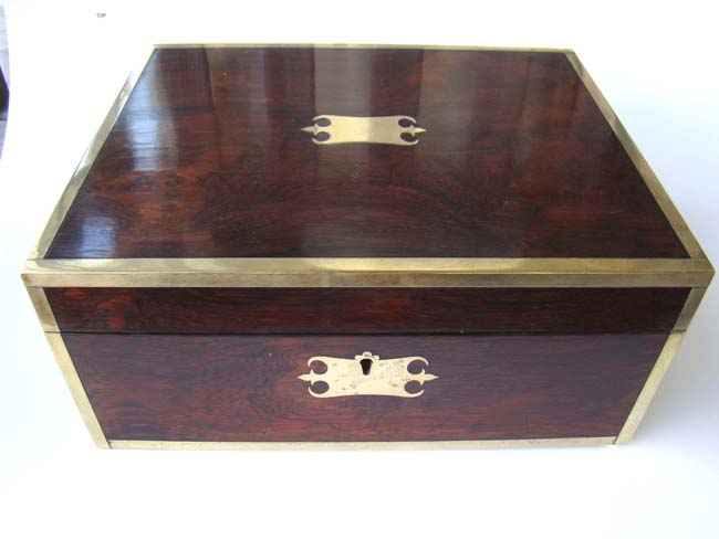 A fine early 19th century English brass bound rosewood dressing box circa 1810-1830 — image 2